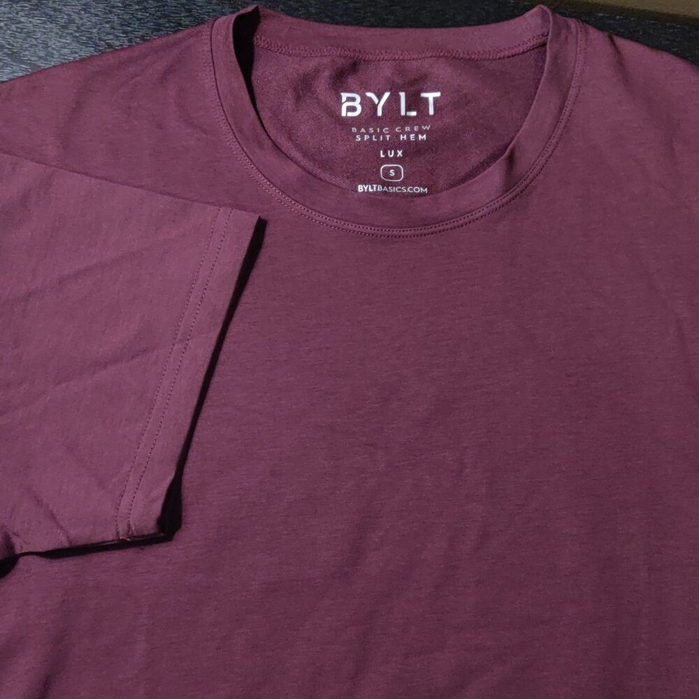 Bylt Premium Basics Crew Split Hem In Wine SIZE SMALL